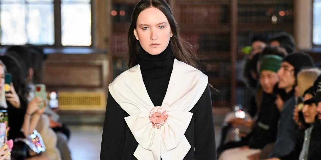 Το 2024 θα φορέσουμε σίγουρα φιόγκους | Πώς θα υιοθετήσεις την κορυφαία τάση της μόδας