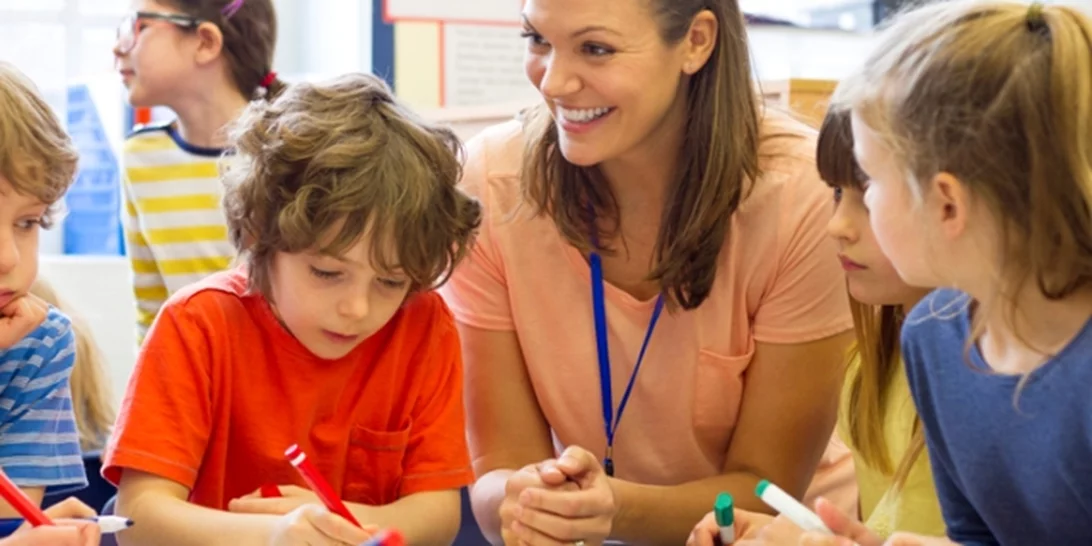 Μια δασκάλα αποκαλύπτει στο TikTok το μεγαλύτερο λάθος που είδε τους γονείς να κάνουν με τα παιδιά τους