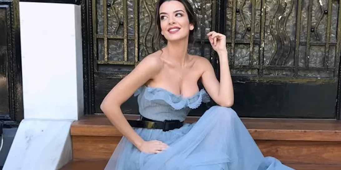 Νικολέττα Ράλλη | Έφτιαξε τον τέλειο ballerina bun στην κόρη της