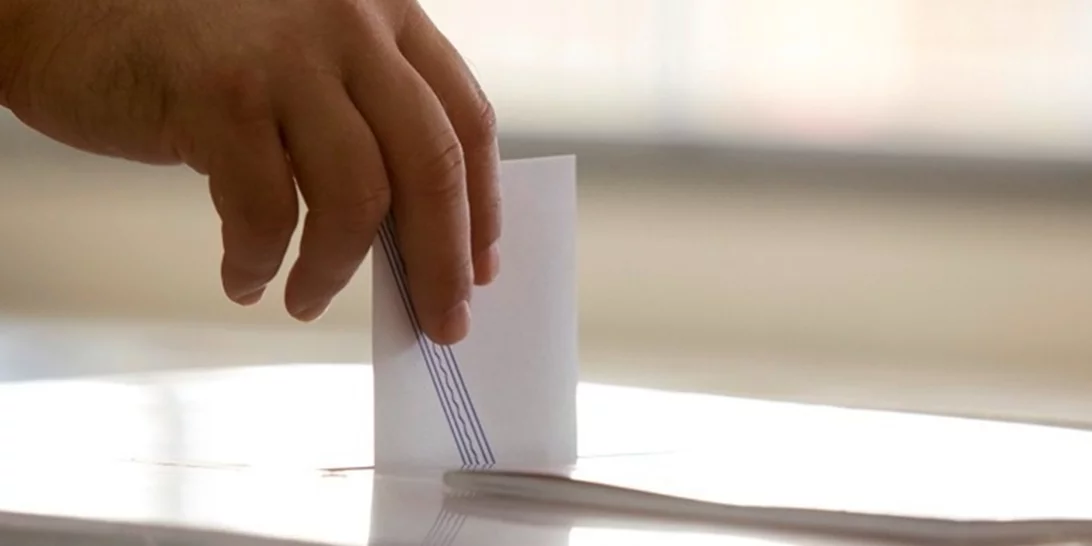 Στις κάλπες σήμερα για τις επαναληπτικές αυτοδιοικητικές εκλογές σε 84 δήμους και 6 περιφέρειες