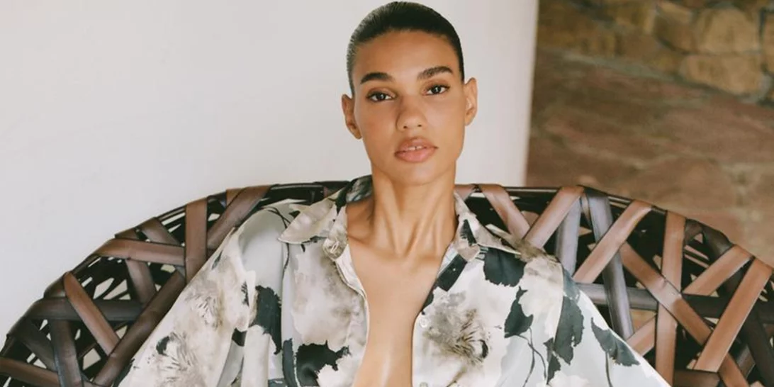 Αυτό το floral πουκάμισο από τη Zara είναι το τέλειο item για το "ξύπνημα" της άνοιξης στις πρωινές σου εμφανίσεις