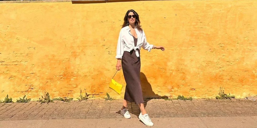 Η Τόνια Σωτηροπούλου με το λευκό φόρεμα από τα Η&Μ που δεν θα σταματήσεις να φοράς όλο το καλοκαίρι