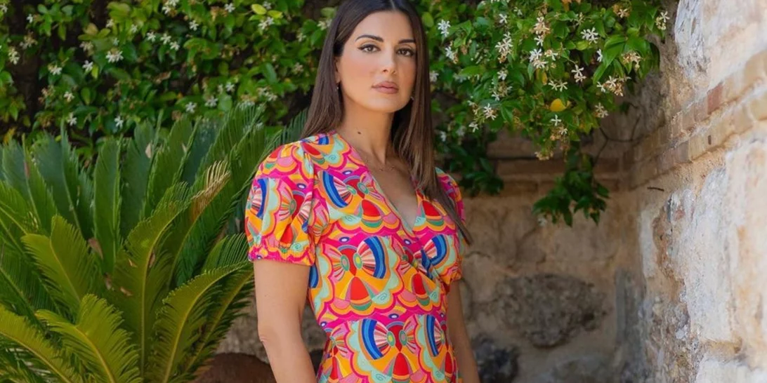 Η Σταματίνα Τσιμτσιλή με το total λινό σετ που θα σου δώσει island vibes ενώ είσαι ακόμα στην πόλη