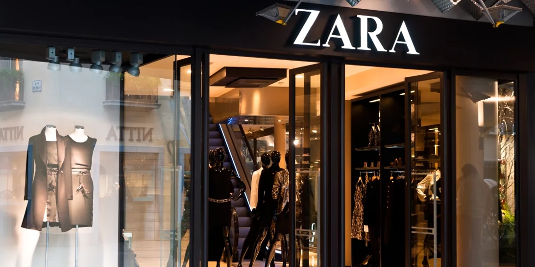 Είδαμε αυτή τη βιτρίνα σε Zara κατάστημα και δεν πιστεύαμε στα μάτια μας