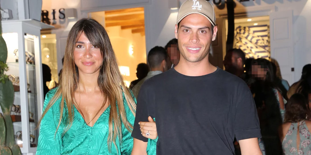 Χριστιάνα Μπέτα | Βόλτα στη Μύκονο με γοητευτικό συνοδό και μίνι φόρεμα