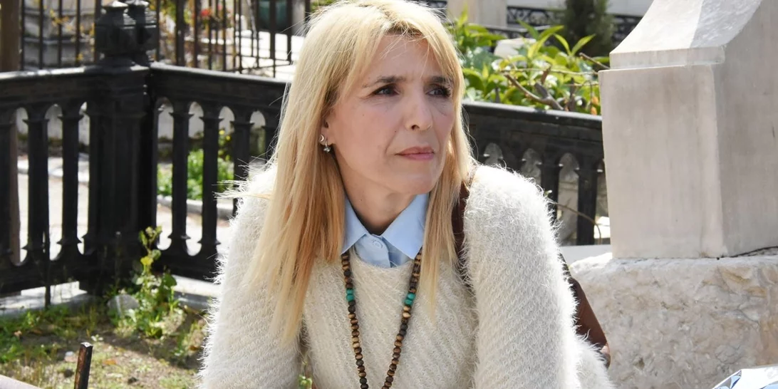 Άγρια επίθεση δέχτηκε η Ρένα Κουβελιώτη την ώρα που έκανε ρεπορτάζ