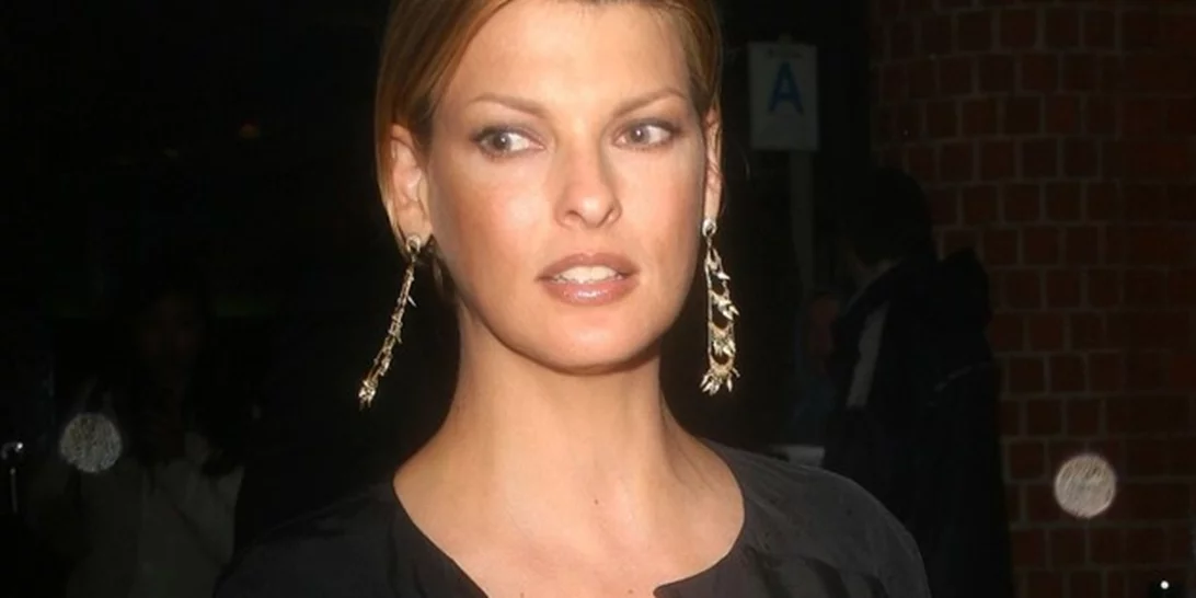 Όταν η Linda Evangelista "έχασε" από την Salma Hayek με διαφορά στήθους