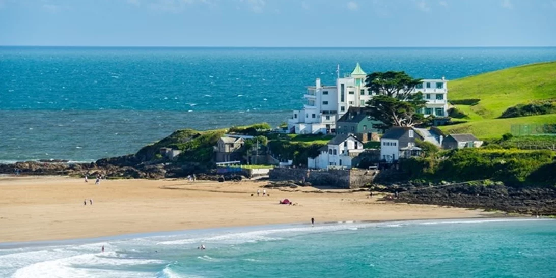 "Έγκλημα κάτω από τον ήλιο" | Πωλείται το μικροσκοπικό νησί που ενέπνευσε την Αγκάθα Κρίστι για το θρυλικό της βιβλίο