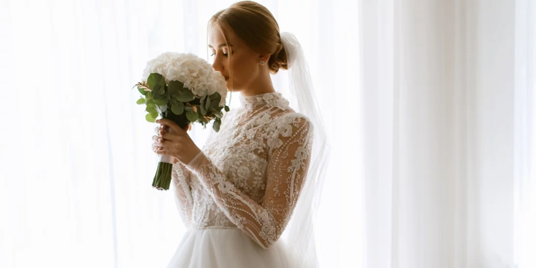 Παντρεύεσαι το καλοκαίρι; Αυτά τα κομψά και άνετα παπούτσια θα αναδείξουν το bridal look σου