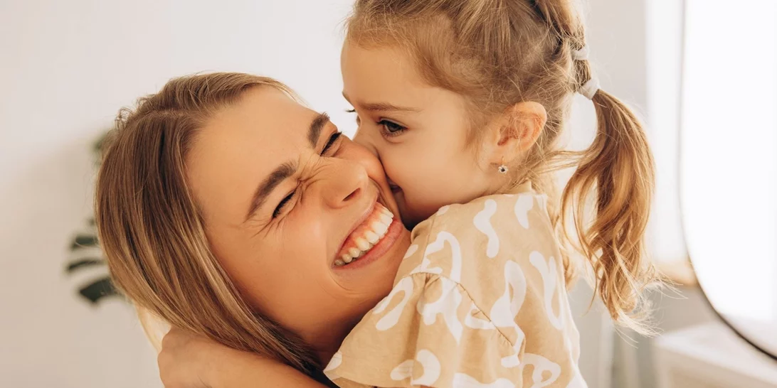 5 σημάδια που δείχνουν ότι το νηπιάκι σου είναι πραγματικά ευτυχισμένο