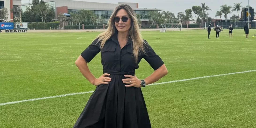 Η Ελένη Πετρουλάκη σε αποχαιρετιστήριο δείπνο με την κούκλα κόρη της | Πόσο μοιάζουν;