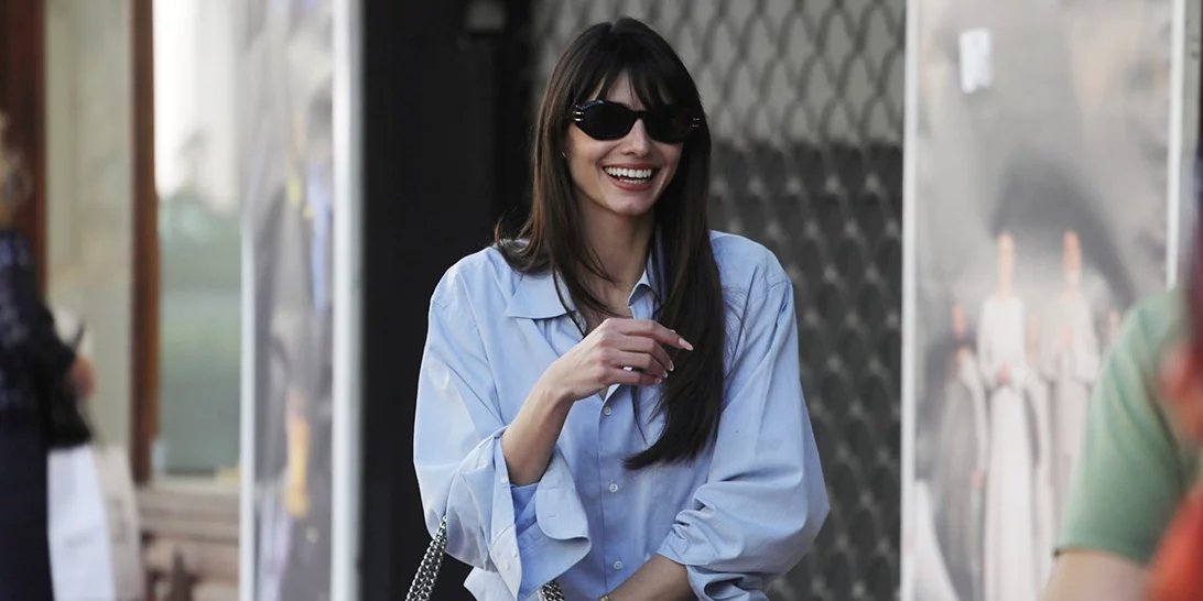 Η Ηλιάνα Παπαγεωργίου φόρεσε το τζιν παντελόνι που δεν φεύγει ποτέ από τις τάσεις της μόδας