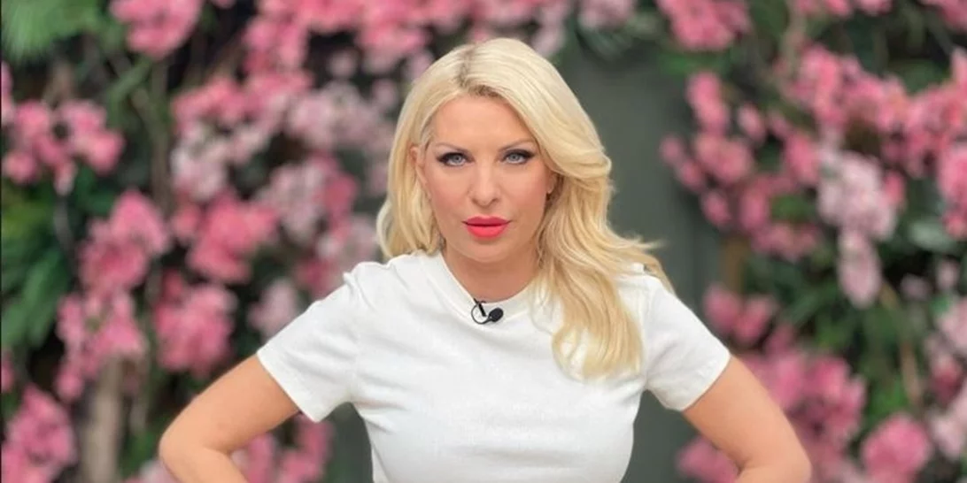 Με σκούρα μαλλιά το μακρινό 1993 | Η Ελένη Μενεγάκη μόλις είχε ξεκινήσει στο Mega