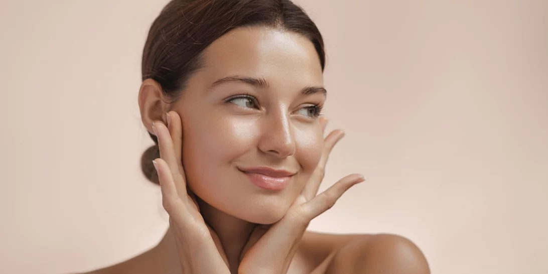 5 κορυφαίοι αντιγηραντικοί οροί για σύσφιξη και φυσικό lifting