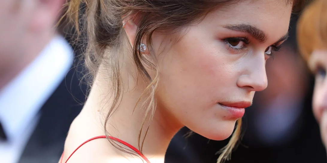 Ξέχνα (για λίγο) τα lip balms | Τα lip oils είναι η νέα τάση στην ενυδάτωση των χειλιών μας