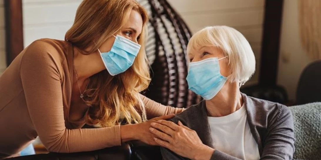 Εμβολιασμένοι και μη εμβολιασμένοι στο ίδιο σπίτι: Πόσο κινδυνεύουμε;
