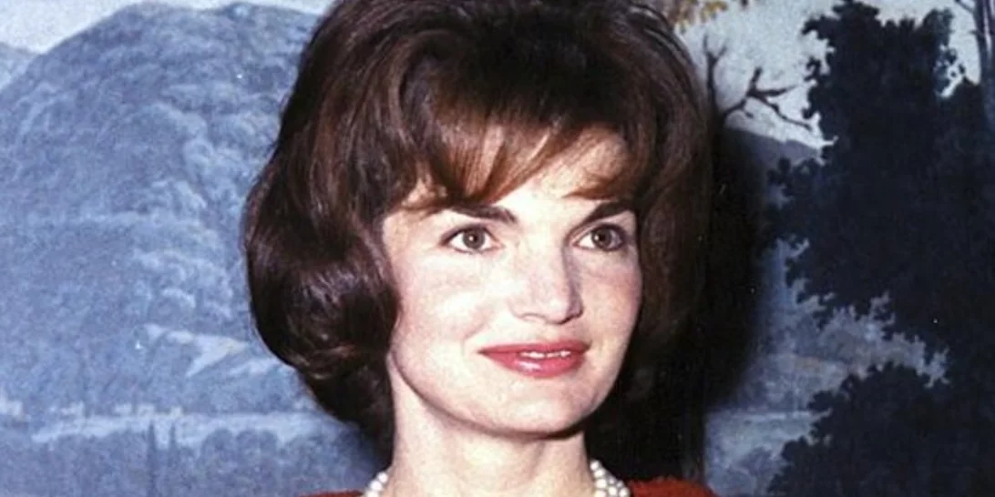 Το αιώνιο fashion icon Jackie Kennedy έκρυβε ένα μικρό μυστικό στις σόλες των παπουτσιών της