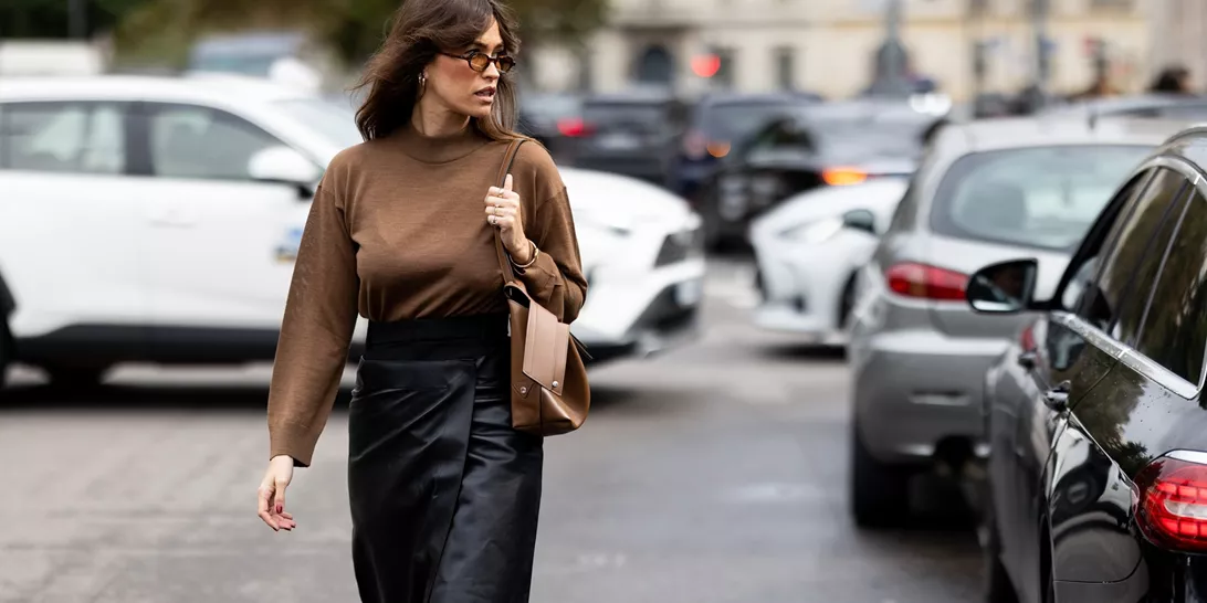 Fab Five | 5 stylish looks που μπορείς να δημιουργήσεις με μια δερμάτινη midi φούστα αυτή τη σεζόν