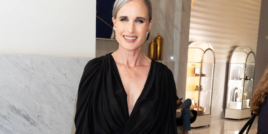 Μπήκε ο Ιούνιος | Τα καλύτερα looks για γυναίκες άνω των 50