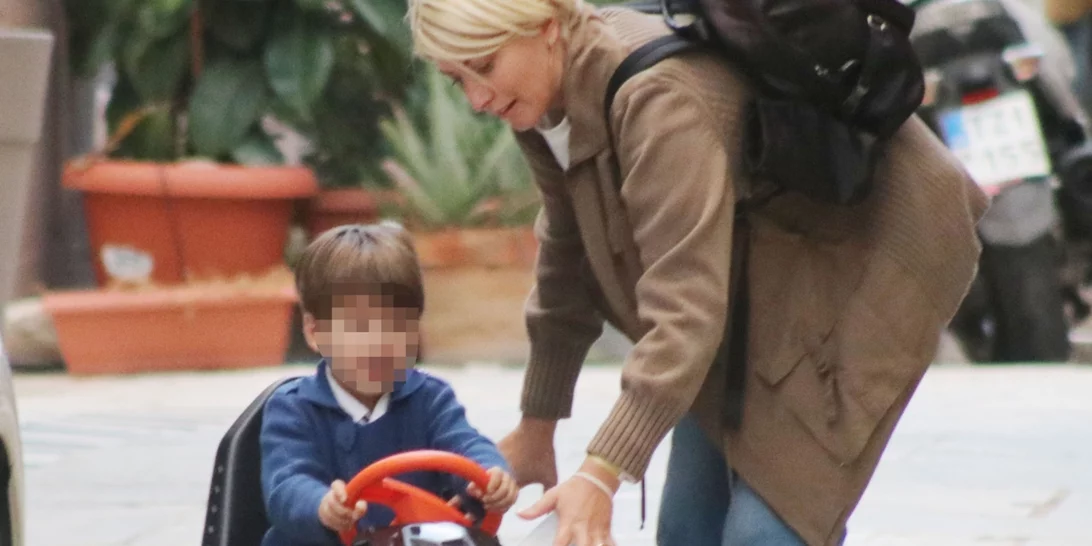 Σία Κοσιώνη | Με casual look και χωρίς μακιγιάζ σε βόλτα με τον τετράχρονο γιο της, Δήμο