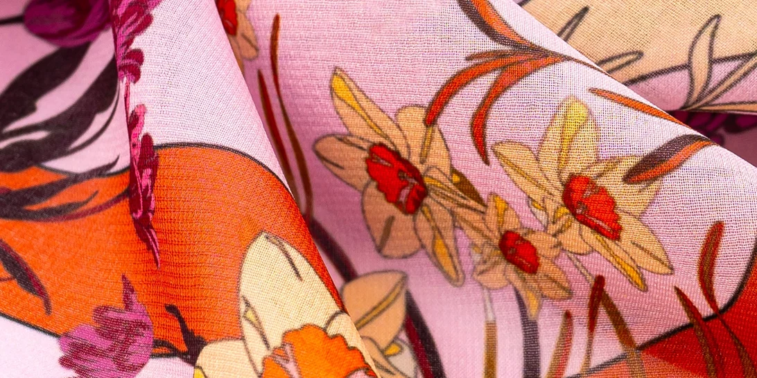 Anna Maria Mazaraki x Hemithea |  Ένα #scarfwithpurpose "γεννιέται" για να γεμίσει δύναμη τις γυναίκες του Άλμα Ζωής με Καρκίνο του Μαστού