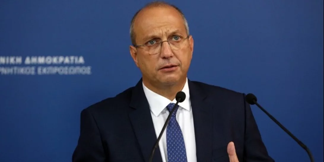 Νέος κυβερνητικός εκπρόσωπος | Παραδέχθηκε λάθη στις πυρκαγιές, άδειασε Τσιτσιπά - Τι είπε για Χρυσοχοΐδη