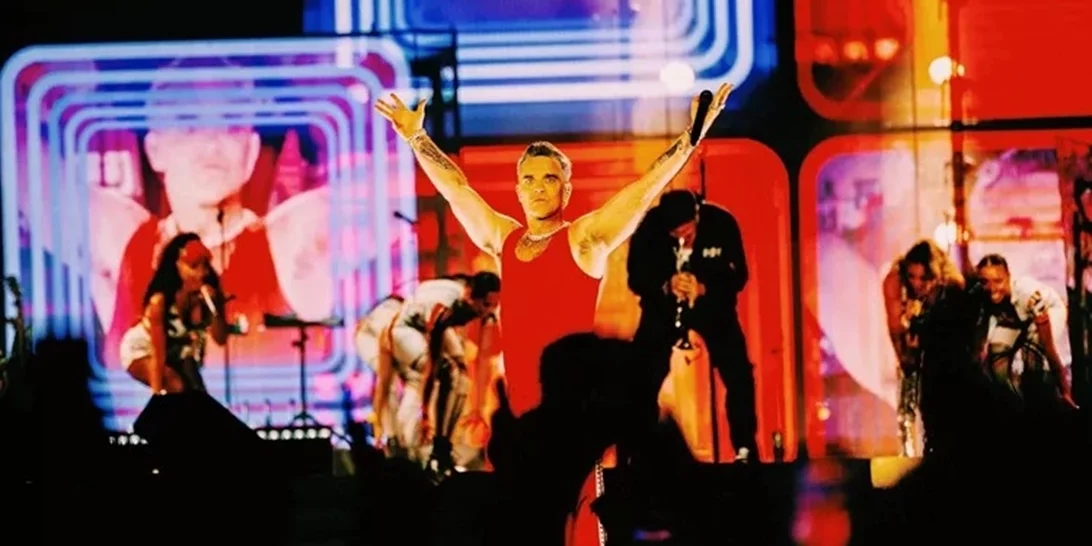 Αυτό το group therapy με τον Robbie Williams στο Καλλιμάρμαρο ήταν ό,τι χρειαζόμασταν