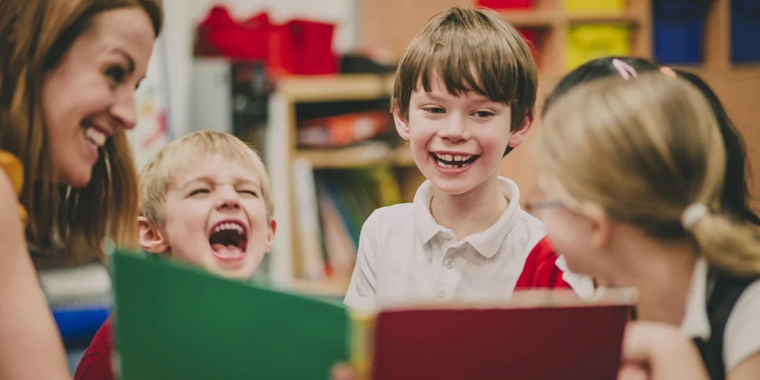 Τα δώρα που οι δάσκαλοι παραδέχονται ότι δεν θέλουν να παίρνουν στο τέλος της σχολικής χρονιάς