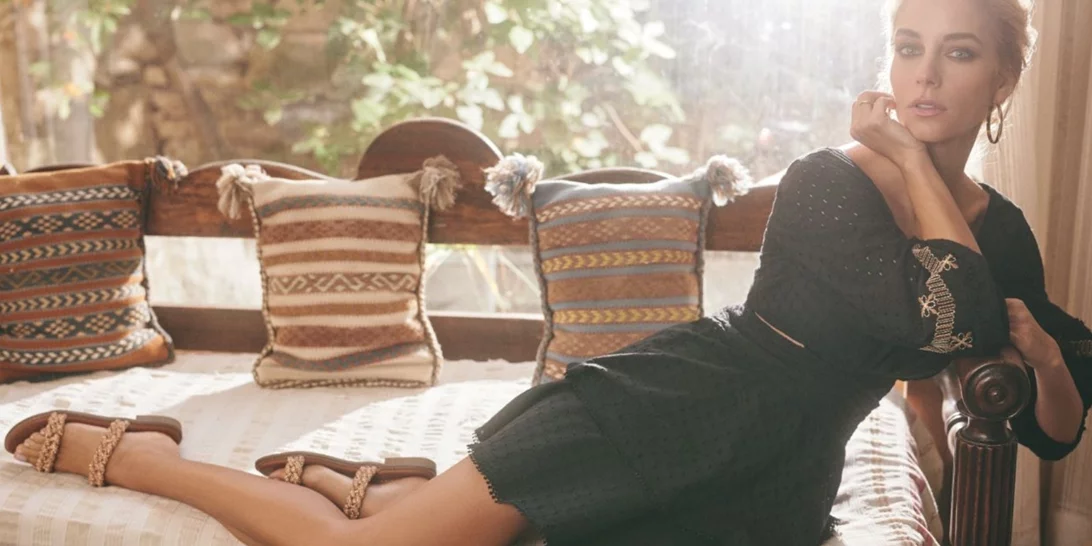 Envie Shoes Άνοιξη- Καλοκαίρι 2023 | Η ονειρική καμπάνια με πρωταγωνίστρια τη Δούκισσα Νομικού