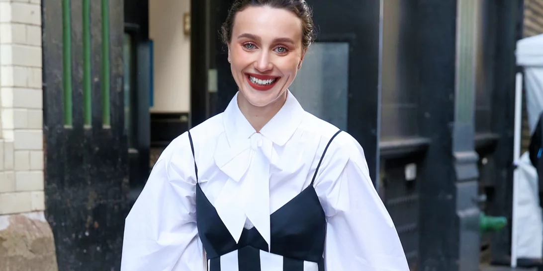 Η μόδα της νέας σεζόν έχει εμμονή με τους φιόγκους