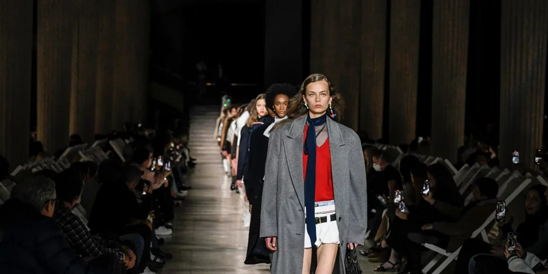 Αυτά είναι τα πιο όμορφα φλατ παπούτσια που θα φορέσουμε όλες μας το φθινόπωρο