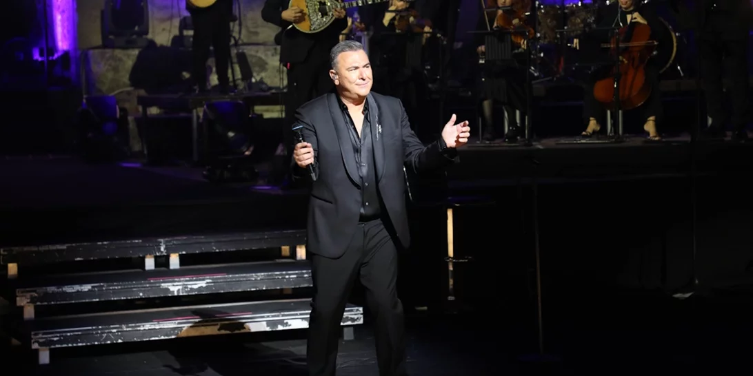 Αντώνης Ρέμος | Η συγκινητική αναφορά στη Μαρινέλλα κατά τη διάρκεια της συναυλίας του στο Ηρώδειο