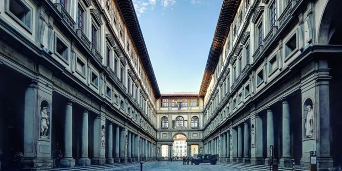 Έκθεση έργων του Έλληνα γλύπτη Takis (1925-2019) εγκαινιάστηκε σε γκαλερί του Παρισιού