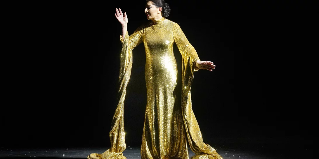 Θερμό χειροκρότημα για τη Μαρίνα Αμπράμοβιτς στην πρεμιέρα των 7 θανάτων της Μαρίας Κάλλας στην Εθνική Λυρική Σκηνή