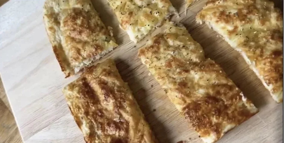 Συνταγή για σκορδόψωμο χωρίς αλεύρι (και με έξτρα πρωτεΐνη)