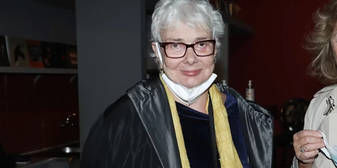 Ξένια Καλογεροπούλου: "Απαράδεκτο αυτό που έκανε ο Σερβετάλης - Πώς στήθηκε μια παράσταση με επικεφαλής έναν ανεμβολίαστο;"