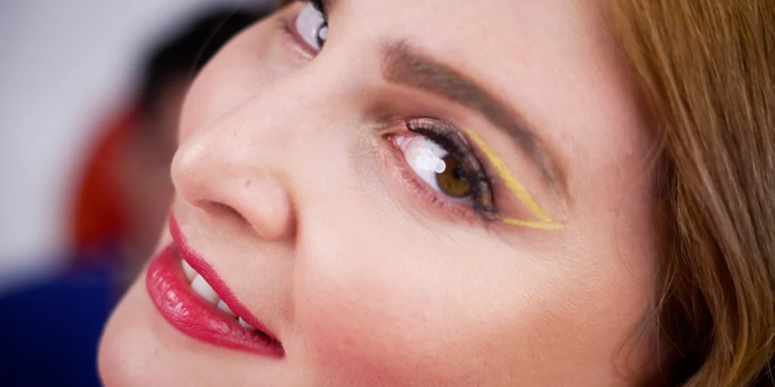 H Εβελίνα Νικόλιζα απαντά σε 3 beauty ερωτήσεις στο πιο απολαυστικό βίντεο που θα δεις σήμερα