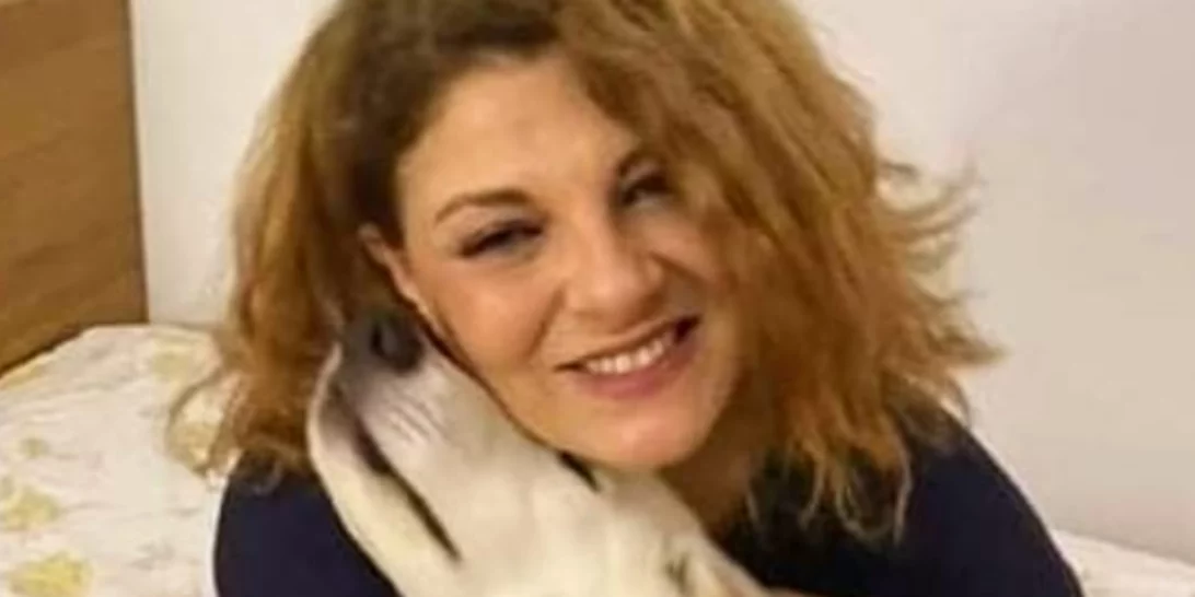 Η Τάνια Τρύπη αγκαλιά με σκύλο που κακοποιήθηκε σεξουαλικά | Το ηχηρό μήνυμά της