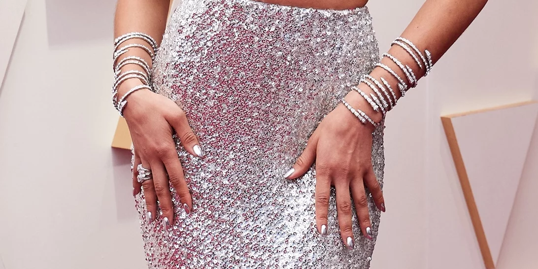 Νύχια για γάμο | Τα ωραιότερα μανικιούρ για την κουμπάρα, την αδερφή της νύφης και την καλεσμένη