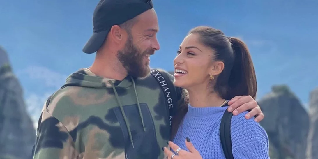 Στέφανος Μιχαήλ | Το καυτό φιλί με την αγαπημένη του μέσα στην πισίνα