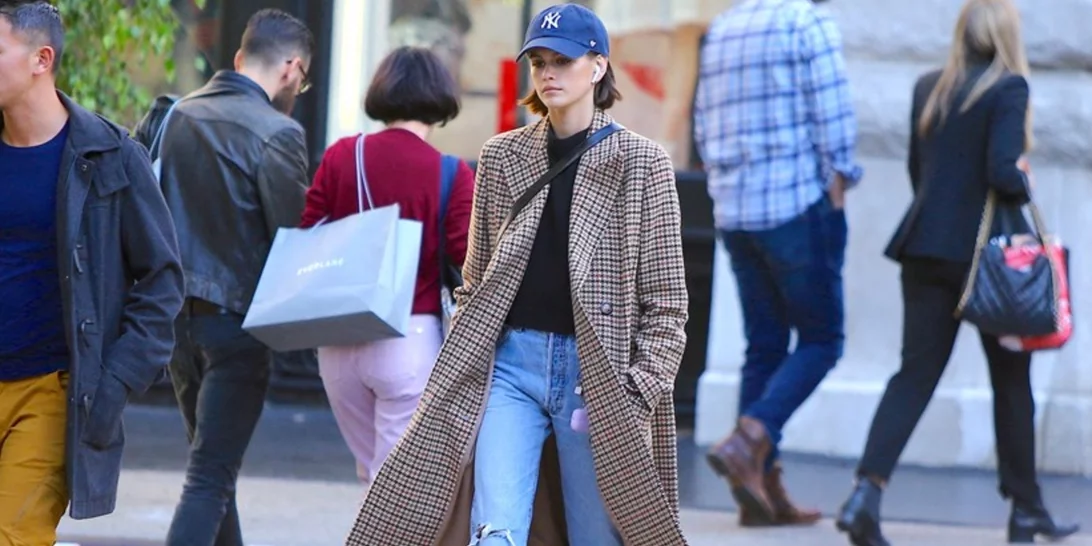 Πώς συνδυάζουν το τζιν παντελόνι οι celebrities;