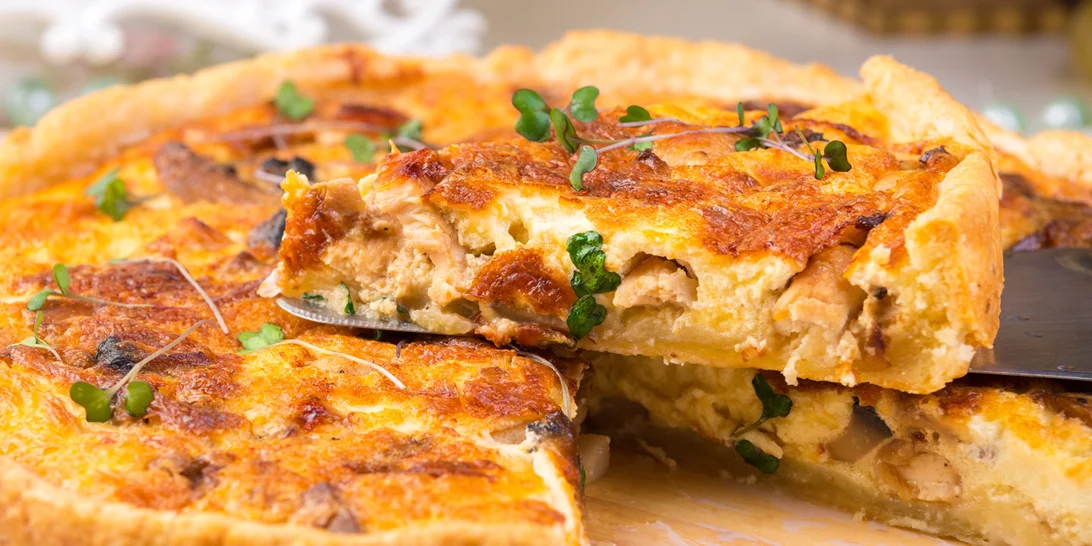 Αφράτη πρασόπιτα με γιαούρτι χωρίς φύλλο | Η πανεύκολη συνταγή της Αργυρώς Μπαρμπαρίγου