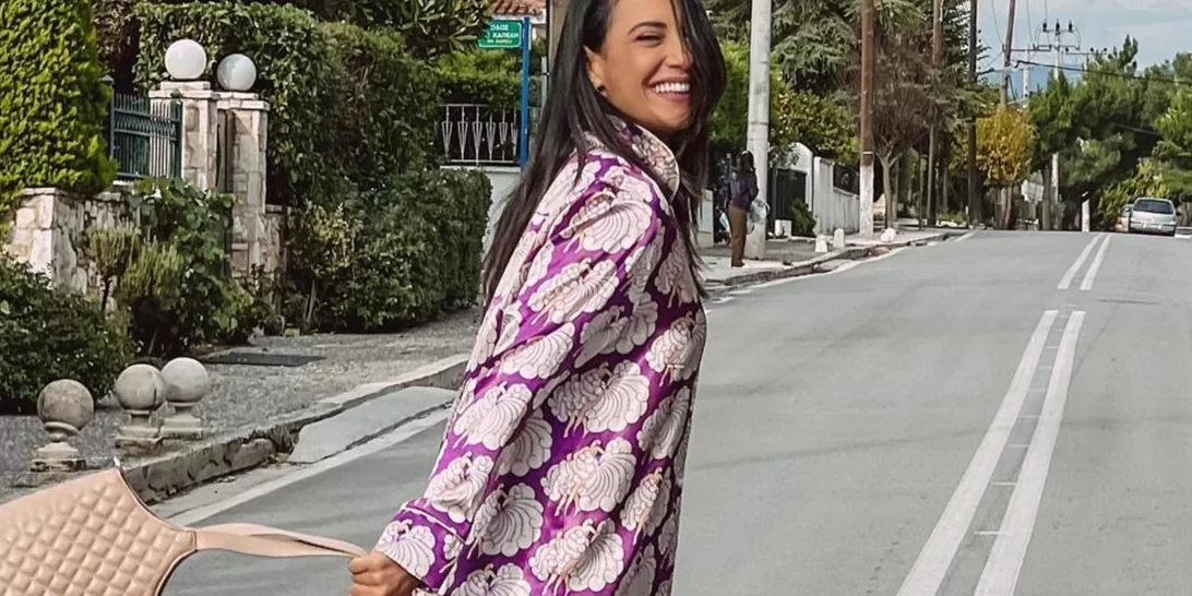 Το casual look της Ευγενίας Σαμαρά που μας θύμισε τη Meghan Markle | Είναι ιδανικό για τις κρύες ανοιξιάτικες ημέρες