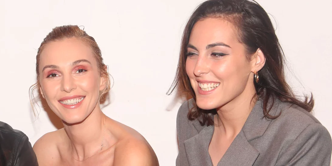 Τάμτα | Με τη μητέρα και την κόρη της στη συγκέντρωση συμπαράστασης για την Ουκρανία (εικόνες)