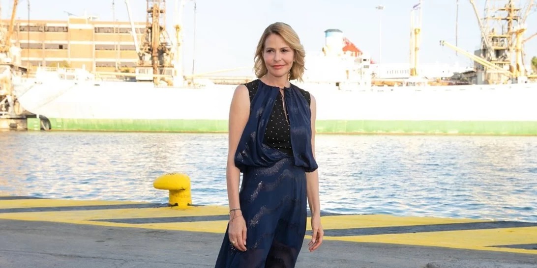 Η Τζένη Μπαλατσινού στον κήπο του σπιτιού της στην Πάτμο | Τα λαχανικά που μάζεψε