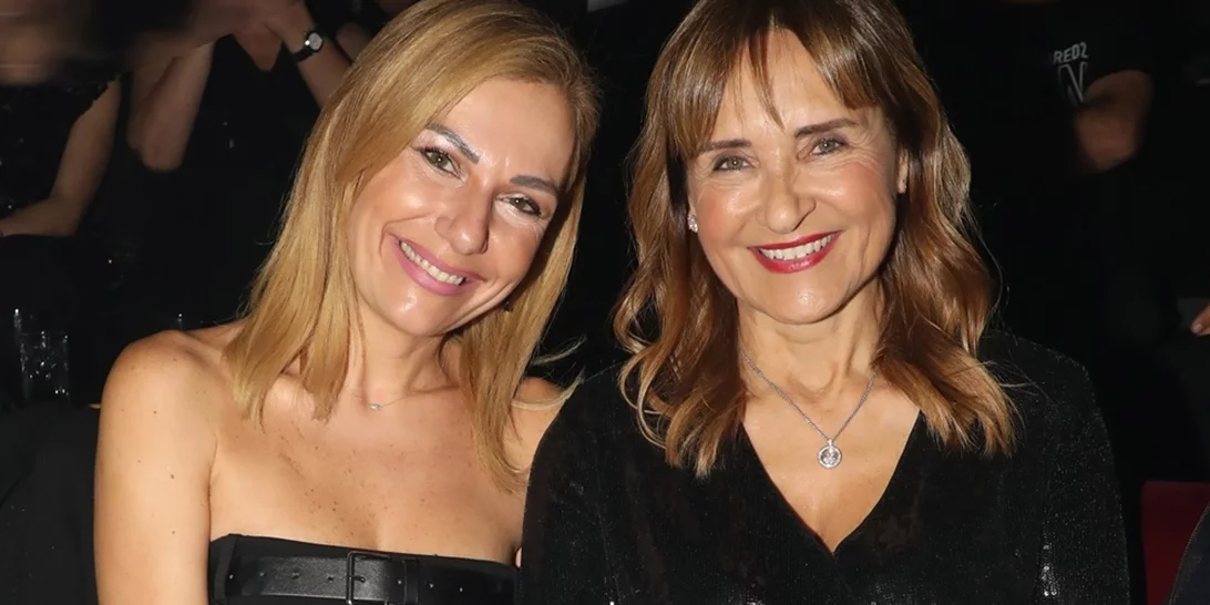 Κορίτσια στον ήλιο | Η Μάρα Ζαχαρέα και η Τίνα Μεσσαροπούλου ποζάρουν με matchy matchy μαύρο μαγιό