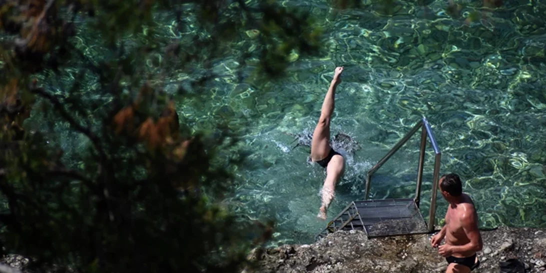 Καιρός | Ανεβαίνει κι άλλο ο υδράργυρος σήμερα - Πού θα φτάσει τους 35 βαθμούς