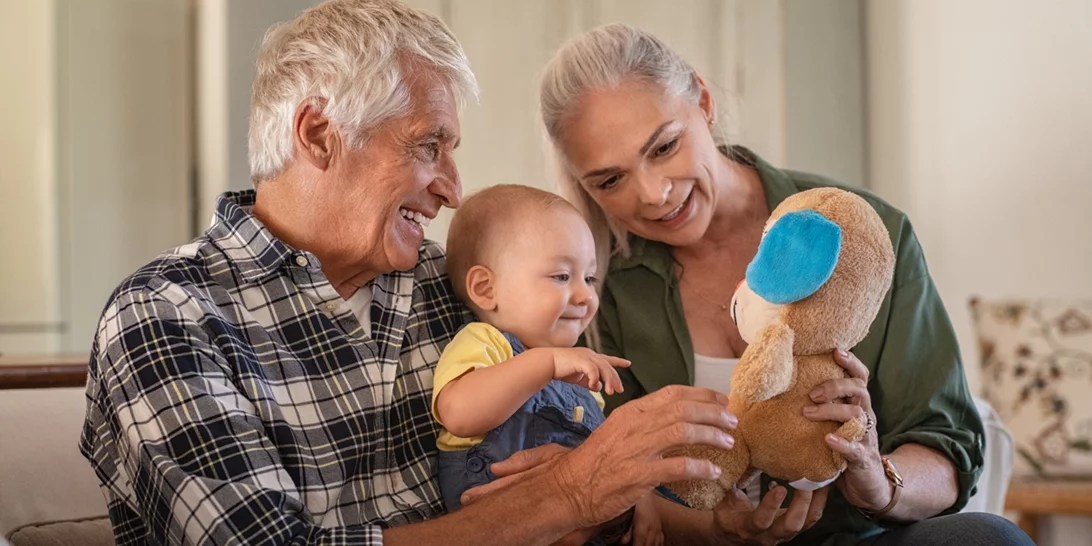Μητέρα προστατεύει την ιδιωτικότητα του νεογέννητου μωρού της απαγορεύοντας στους παππούδες του να αλλάζουν τις πάνες