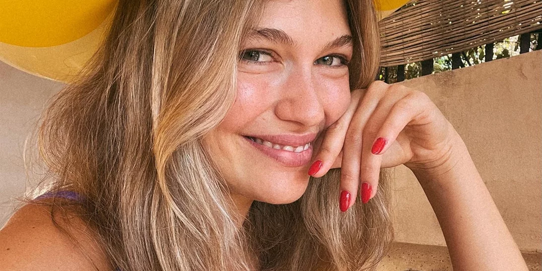 Η Κλέλια Ανδριολάτου έγινε 27 ετών | Η υπέροχη φωτογραφία από το πάρτι της και οι γεμάτες αγάπη ευχές