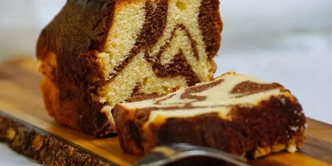 Λαχταριστό κέικ "ζέβρα" χωρίς ζάχαρη - Έτοιμο με 4 βήματα!